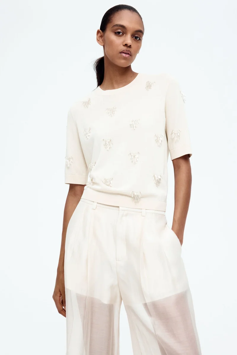 اتش اند ام بلوزة مزخرفة بالخرز